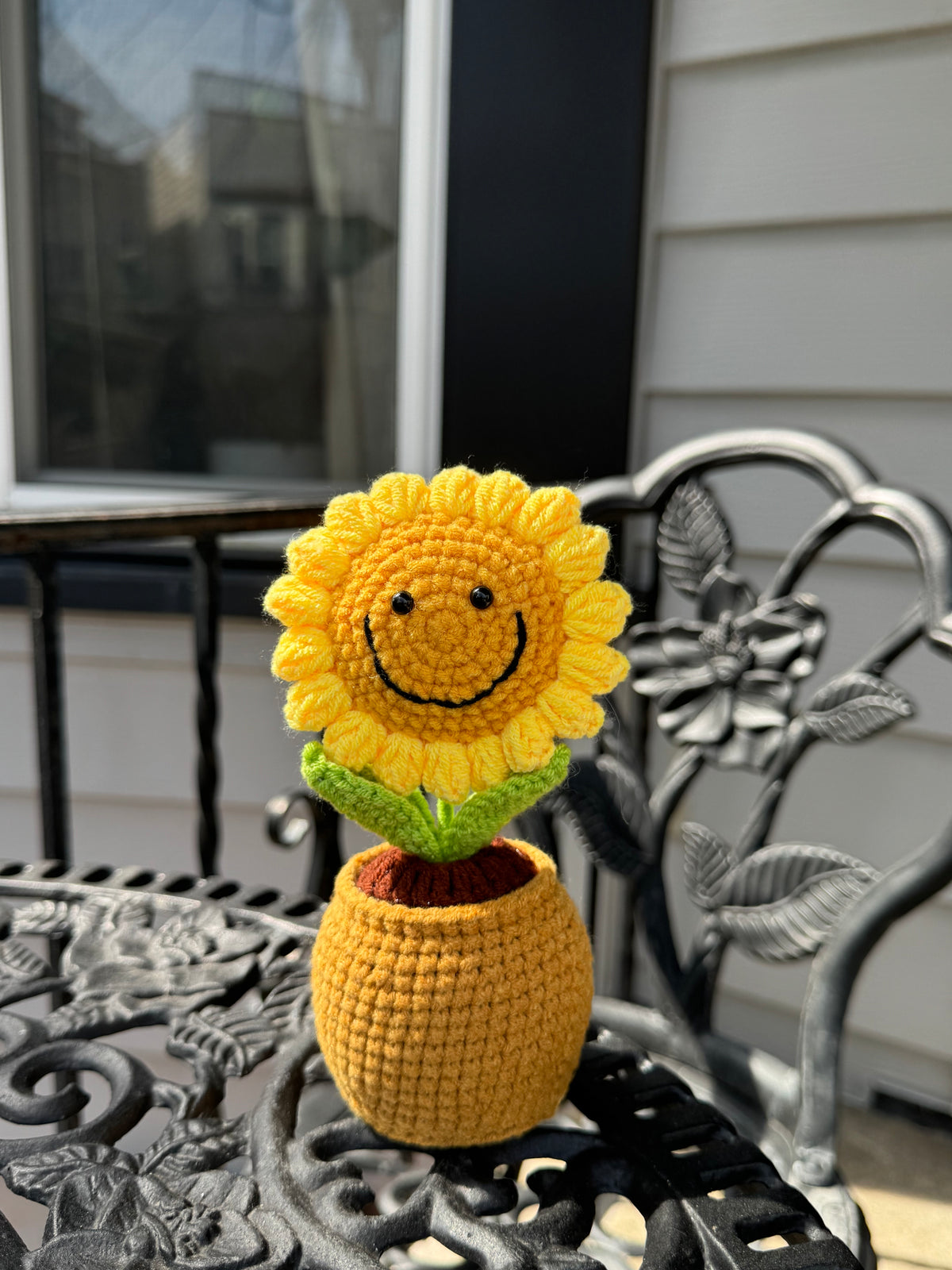 Crochet Sunflower Pot with Smile Face