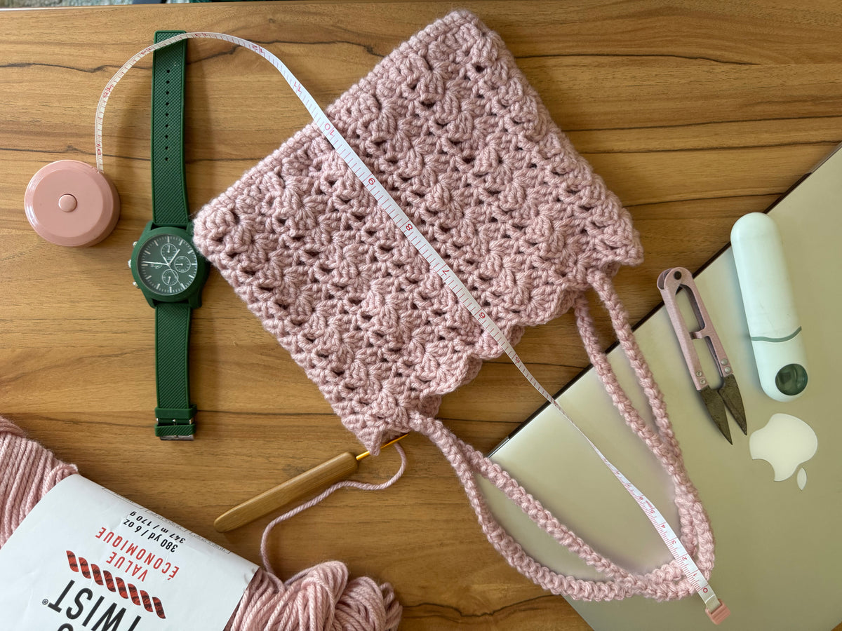 Small Pastel Coquette Yarn Purse