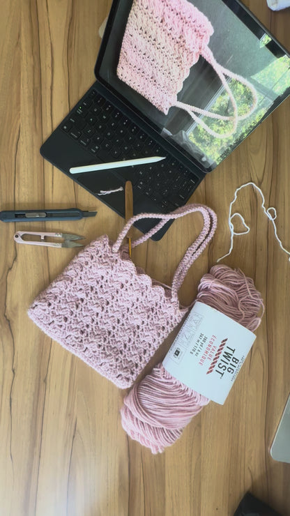 Small Pastel Coquette Yarn Purse
